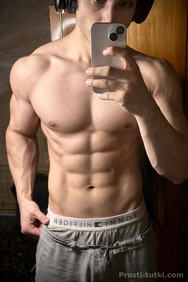 Мужчина Михаил Промышленный